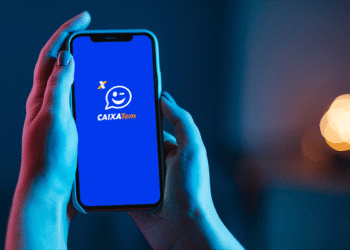 Aplicativo Caixa Tem em smartphone com a tela inicial exibindo logo e design