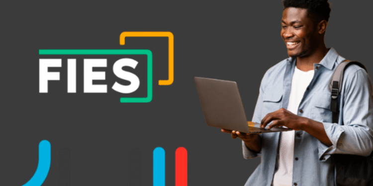 Inscrições FIES 2025 para o 2º semestre, jovem usando laptop