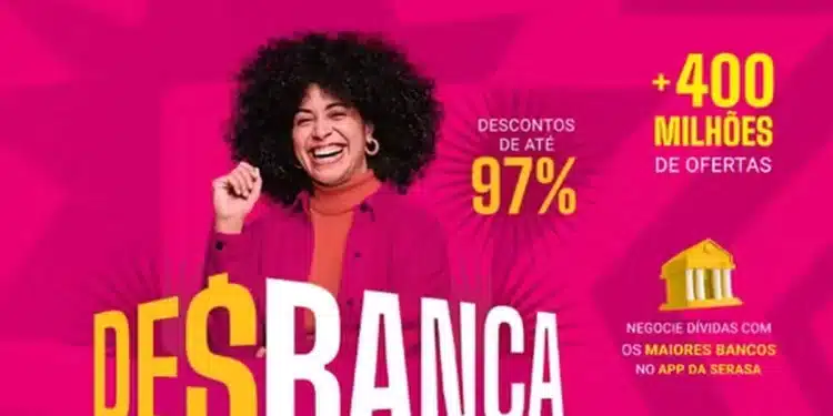 Mulher sorrindo em campanha do Serasa com promessa de até 97% de desconto para limpar o nome em julho