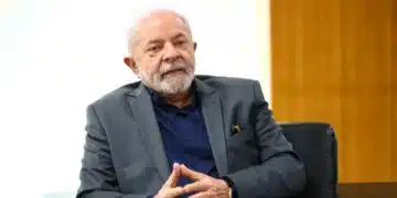 Lula anuncia gás grátis para 17 milhões de famílias, combate preço abusivo do botijão.