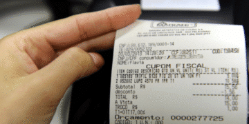 Nota fiscal com informações de compra e dados do consumidor