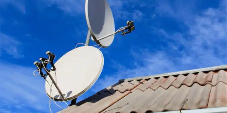 Instalação de antena parabólica digital gratuita para famílias do CadÚnico.