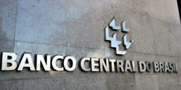 Fachada do Banco Central do Brasil com logotipo em destaque