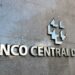 Fachada do Banco Central do Brasil com logotipo em destaque