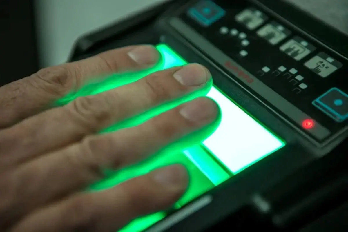 Imagem de scanner biométrico para atualização de cadastro