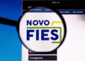 Imagem do Novo FIES, mostrando o logotipo do programa no site oficial do governo, relacionado à renegociação das dívidas do FIES.