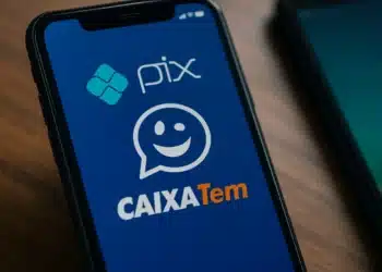 Imagem de tela mostrando o logo do Pix e Caixa Tem, com destaque para o PIX de R$1.518.