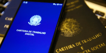 Posso trabalhar de carteira assinada e ainda manter o MEI?