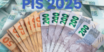 Notas de 50 e 200 reais com destaque para o PIS 2025 em letras azuis