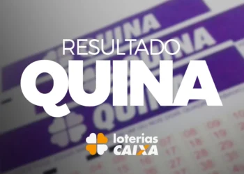 Bilhete da Quina sendo conferido com destaque para o resultado das Loterias Caixa