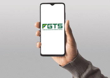 Logo do FGTS exibido na tela de um smartphone.
