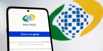Tela inicial do aplicativo Meu INSS exibindo opção de acesso pelo gov.br