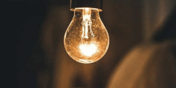 Programa do governo oferece conta de luz gratuita para famílias inscritas no CadÚnico.