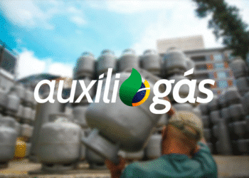 Imagem ilustrativa sobre o último ciclo de repasse do Auxílio-Gás, com destaque para botijões de gás sendo carregados.