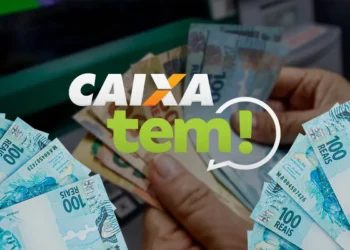 Cédulas de 100 reais e logo da Caixa Tem representam novo repasse de benefício para famílias brasileiras.