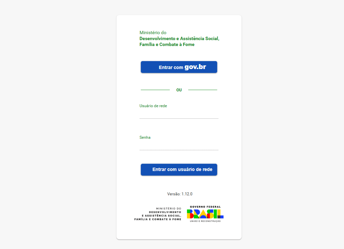 Cédulas de dinheiro e tela de celular com o aplicativo Caixa Auxílio Emergencial, representando o recebimento e a necessidade de consulta à notificação de devolução do benefício.