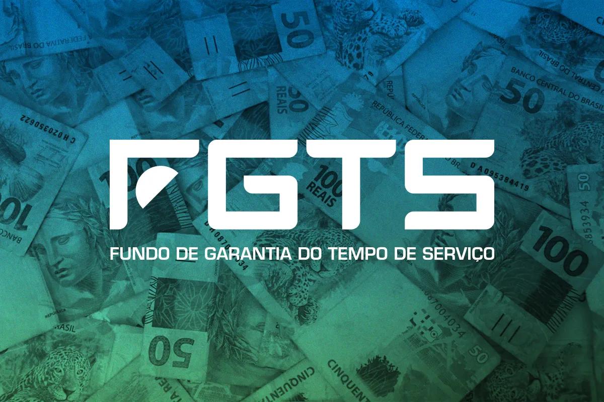 Imagem do logo do FGTS sobre uma pilha de cédulas de reais, representando o saque-aniversário do FGTS.