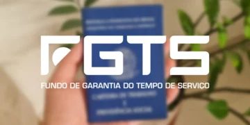 Fundo de Garantia do Tempo de Serviço (FGTS) em destaque sobre a Carteira de Trabalho, alertando sobre depósitos ausentes.