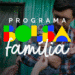 Família com criança nos braços, representando o Programa Bolsa Família.