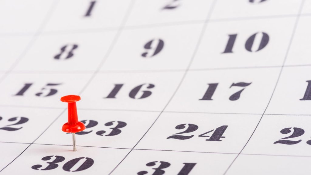 Calendário destacando o dia 30 de outubro de 2025 com um alfinete vermelho, representando o ponto facultativo do Dia do Servidor Público.