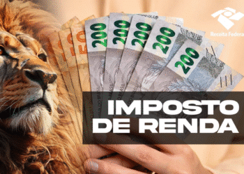 Mão segurando notas de real com leão ao fundo e texto Imposto de Renda da Receita Federal.