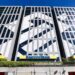 Fachada de prédio do Banco do Brasil com destaque para atendimento bancário no período de festas de fim de ano.