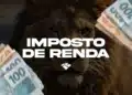 Leão com juba marrom ao fundo de notas de R$ 100, texto "Imposto de Renda" e logotipo da Receita Federal.