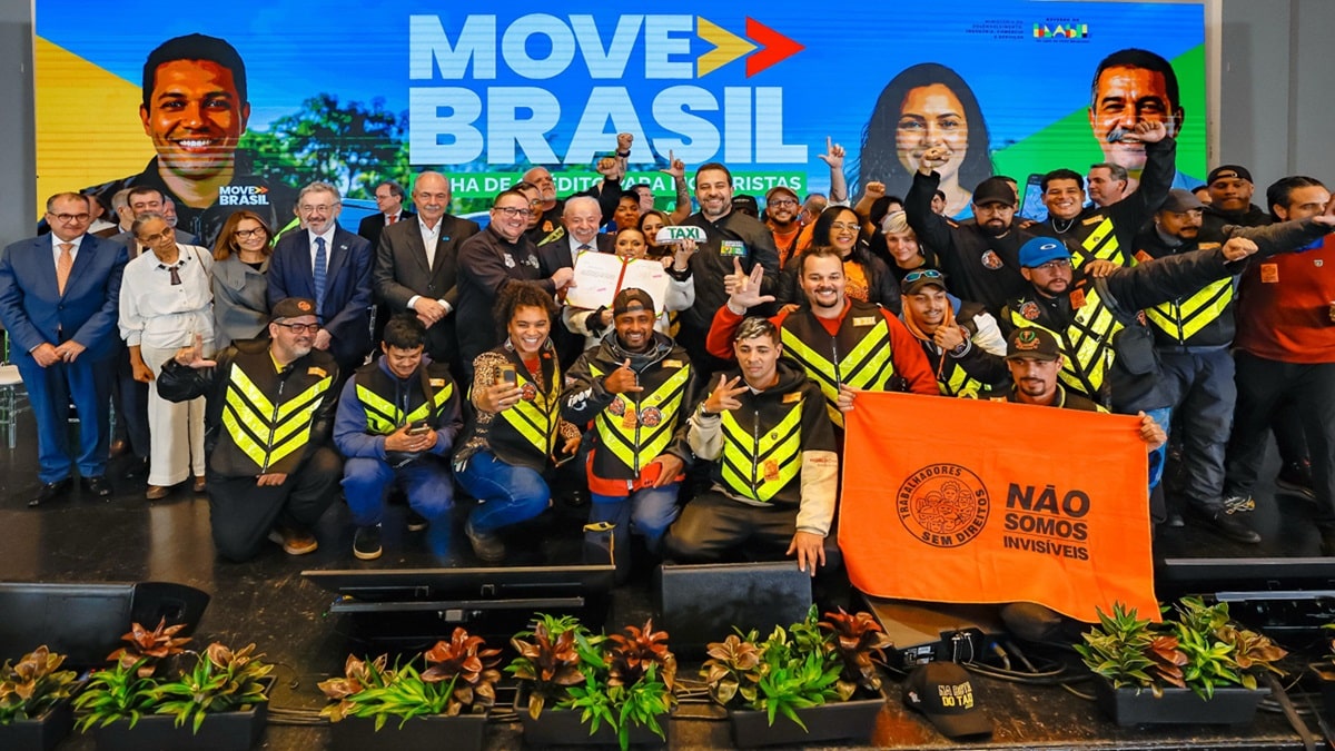 Lançamento do Move Brasil reúne entregadores e autoridades em evento oficial