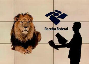 Silhueta de homem segurando papéis diante de leão e logotipo da Receita Federal em fundo claro