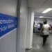 Perícia médica: INSS passa a oferecer atendimento com a participação de intérprete de Libras para pessoas com deficiência 14 Sala de perícia médica do INSS com placa indicando consultório e atendimento aos segurados.